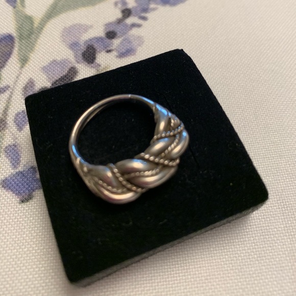 Chunky silver ring with braided rope design - Picture 2 of 4